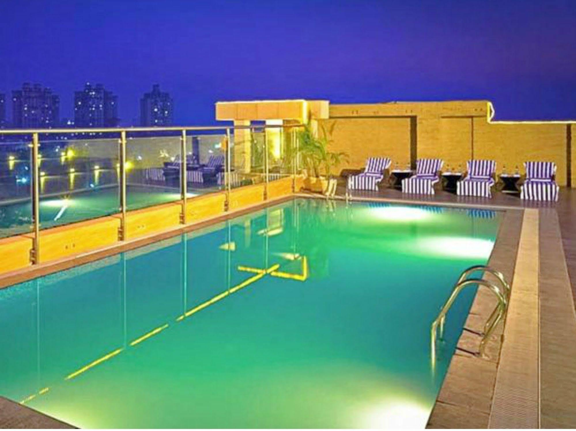 Radisson Hotel Sector 29 Gurugram Γκουργκάον Εξωτερικό φωτογραφία